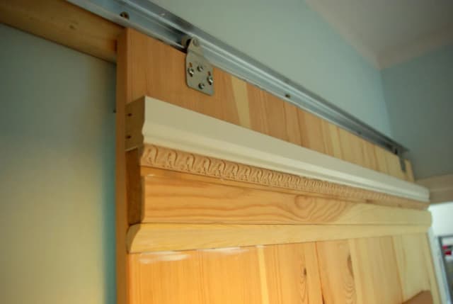 Jak zrobić drzwi przesuwne do wiaty krok po kroku – prosty poradnik DIY Jak zrobić drzwi przesuwne do wiaty krok po kroku – prosty poradnik DIY